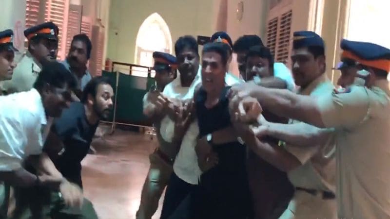 akshay kumar rohit shetty fight with each other viral video