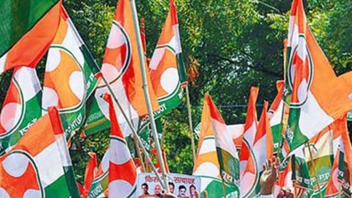 black flag in front of pathanamthitta DCC office investigation lead to youth congress leaders black flag in front of pathanamthitta DCC office investigation lead to youth congress leaders