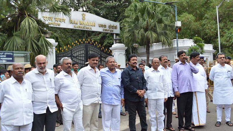 Karnataka disqualification of 17 rebel MLAs...Supreme Court Verdict