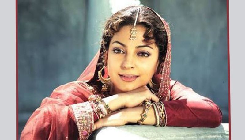 We remember, Salman had a scene with Juhi in the film Deewana Mastana (1997). In the movie, Salman had a court marriage with Juhi.