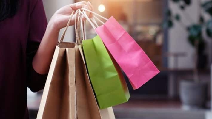 Know the ways how to stop being shopaholic Know the ways how to stop being shopaholic