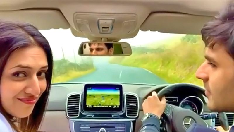 Divyanka Tripthi Enyoing Vacation with Husband Vivek dahiya