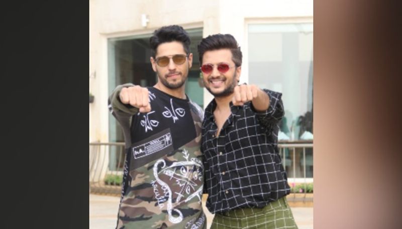ভিলেন ছবির পর আবারও পর্দায় একই সঙ্গে দেখা যাবে সিদ্ধার্থ মালহোত্রা ও রিতেশ দেশমুখকে। মারজাওয়া ছবির কাজ শুরু হওয়ার পর থেকেই নয়া লুক নিয়ে দর্শকদের মধ্যে তৈরি হয়েছিল উত্তেজনা।