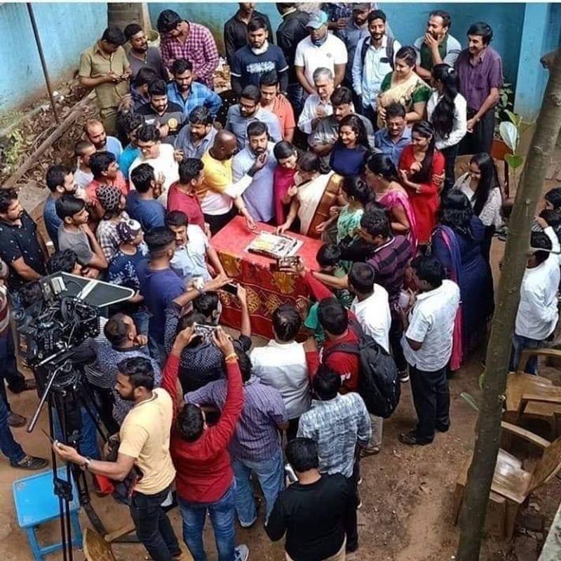 ಆರೂರು ಜಗದೀಶ್ ನಿರ್ದೇಶನ ಮಾಡಿದ್ದಾರೆ.