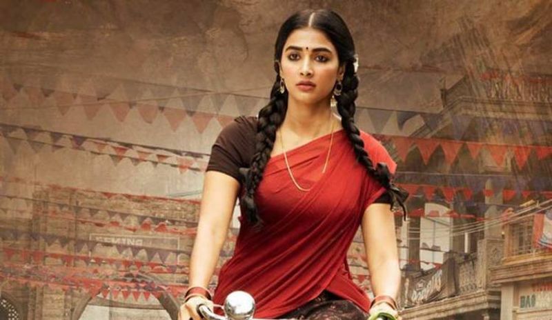 పూజ హెగ్డే : ప్రస్తుతం టాలీవుడ్ ని దున్నేస్తున్న పూజా హెగ్డే కూడా పరాజయాలకు అతీతం కాదు. కెరీర్ ఆరంభంలో పూజా హెగ్డేకు ముకుంద, ఒక లైలా కోసం లాంటి చిత్రాలు నిరాశపరిచాయి. 2017లో విడుదలైన దువ్వాడ జగన్నాధమ్ చిత్రంతో పూజ హెగ్డే తొలి సక్సెస్ అందుకుంది.
