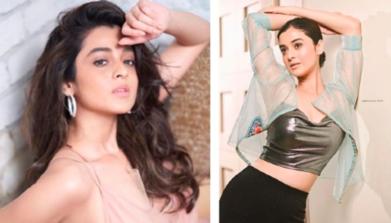 <p><br />
দর্শনার মিষ্টি হাসি, চোখের চাউনিতে হাজার পুরুষ কাত। টলিপাড়ার অভিনেত্রী দর্শনা বণিক একের পর এক গোল দিয়েই যাচ্ছেন সোশ্যাল মিডিয়ায়। </p>