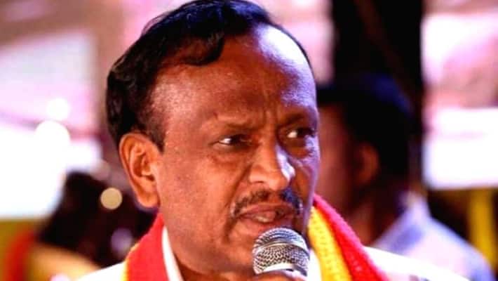 Attack On MTB Nagaraj Supporter in Hosakote Attack On MTB Nagaraj Supporter in Hosakote