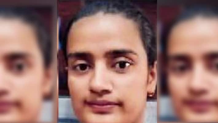 Troubled by lover's torture, girlfriend commits suicide by eating poison Troubled by lover's torture, girlfriend commits suicide by eating poison