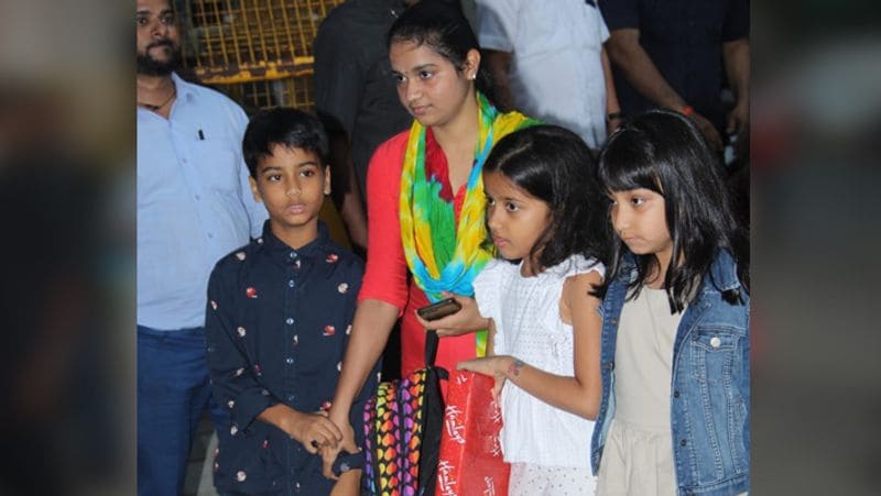 Aaradhya Bachchan Birthday Bash shaharuk khan karan johar kids at party