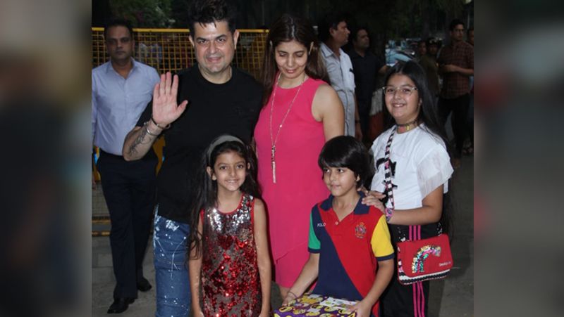 Aaradhya Bachchan Birthday Bash shaharuk khan karan johar kids at party