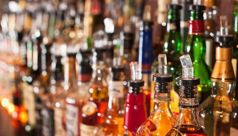 Tamil Nadu government to increase liquor prices Drunken association condemned.