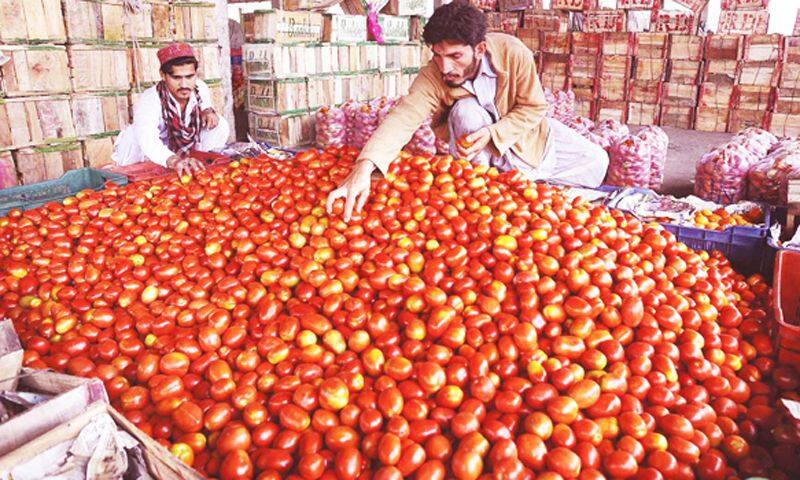 Pakistan  people's  very suffer for food and vegetables price hike , after ban India and Pakistan bilateral repletion ship
