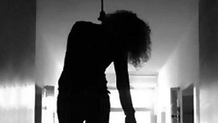 24 years old Woman software engineer commits suicide in hyderabad 24 years old Woman software engineer commits suicide in hyderabad