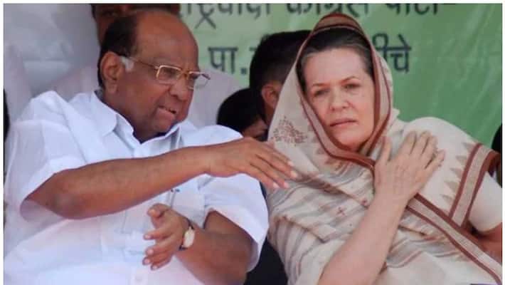 Maharashtra govt formation: NCP chief Sharad Pawar arrives in Delhi to meet Congress president Sonia Gandhi Maharashtra govt formation: NCP chief Sharad Pawar arrives in Delhi to meet Congress president Sonia Gandhi