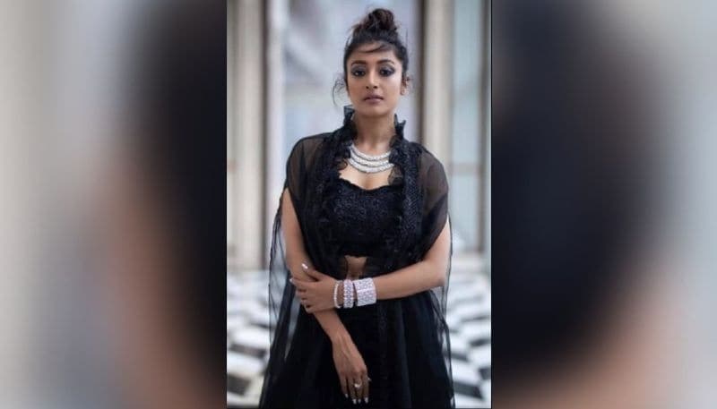 তাঁদের কথা ছিল কেবল একটাই। একজন শিল্পী পরিচালকের স্ক্রিপ্ট অনুযায়ী নিজেকে ভেঙে গড়ে নিতে পছন্দ করে।
