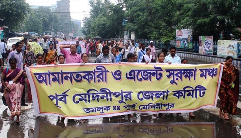 অন্যান্য গুরুত্বপূর্ণ বিল: উপরোক্ত বিলগুলি ছাড়াও লোকসভার আসন্ন শীতকালীন অধিবেশনে একটি অধ্যাদেশ প্রতিস্থাপনের জন্য কর আইন (সংশোধনী) বিল, ২০১৯; ২০১৩ সালের কোম্পানি আইন বদলে নির্দিষ্ট কিছু অপরাধকে অপরাধের তালিকা থেকে সরিয়ে ব্যবসায়ে স্বাচ্ছন্দ্য আনতে কোম্পানি (দ্বিতীয় সংশোধনী) বিল, ২০১৯; চিট ফান্ড শিল্পে নিয়ন্ত্রণ আনতে চিট ফান্ডস (সংশোধনী) বিল, ২০১৯ পেশ করা হবে।