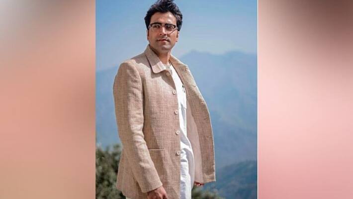 Actor abir chatterjee Greeting everyone to happy holi Actor abir chatterjee Greeting everyone to happy holi