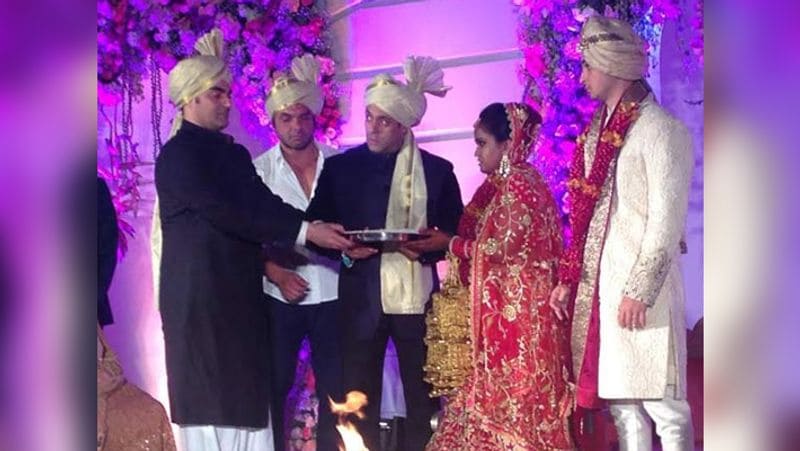 Salman Khan Sister Arpita Khan Wishes Husband On 5th Wedding Anniversary