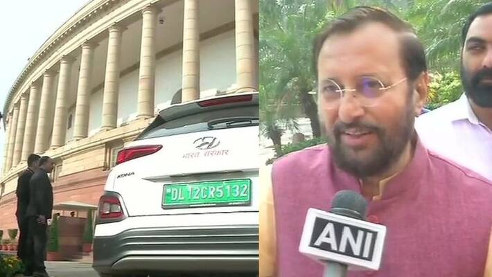 Central environment minister prakash javdekar reach parliament by electric car Central environment minister prakash javdekar reach parliament by electric car
