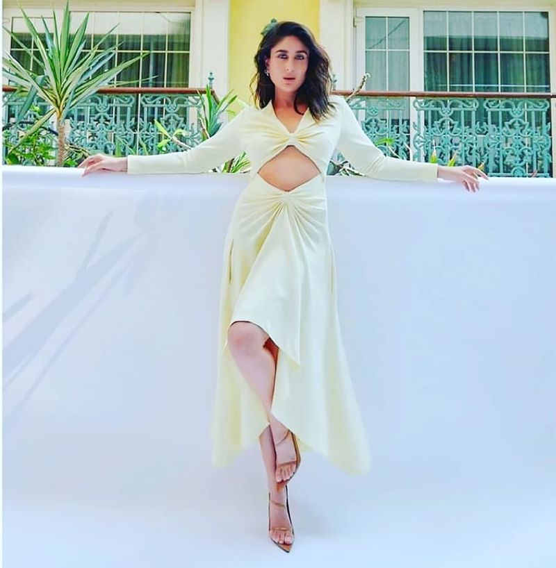 கரீனாவின் மாஸ் போஸ்