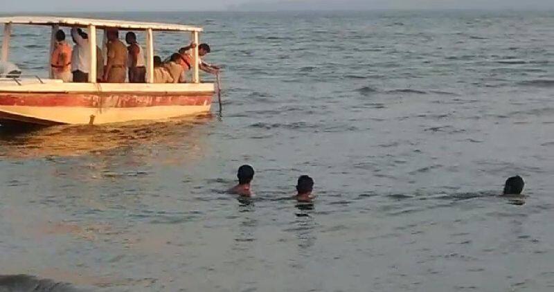 2 students drowned in godavari river in yanam