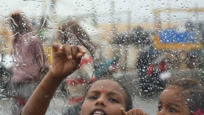 Heavy rain schools leave Heavy rain schools leave