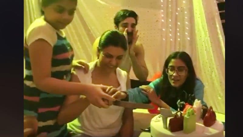 Sushmita sen Birthday Celebration With boyfriend Rohman Shawl And Daughters see photos