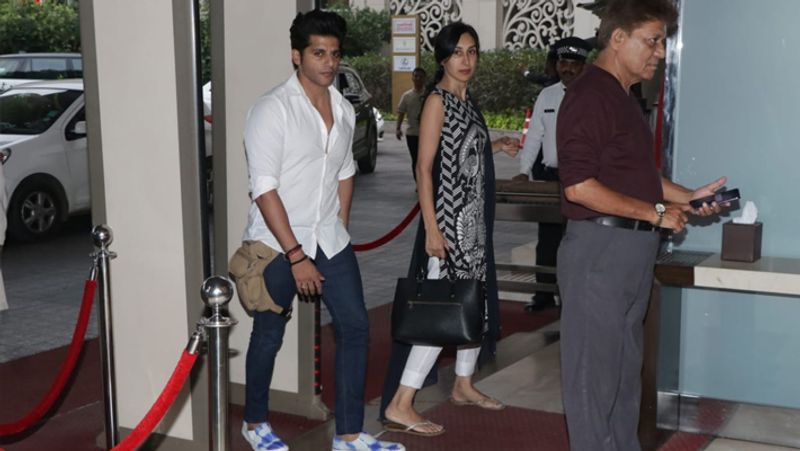 Manish Malhotra father prayer meet bollywood celebs attend