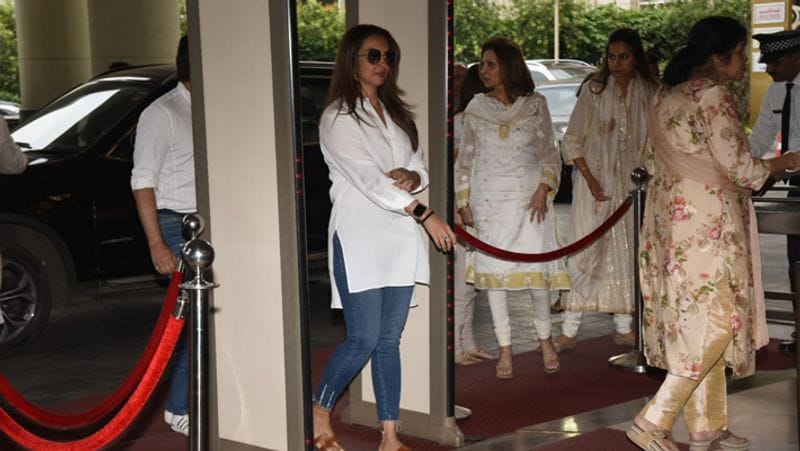 Manish Malhotra father prayer meet bollywood celebs attend
