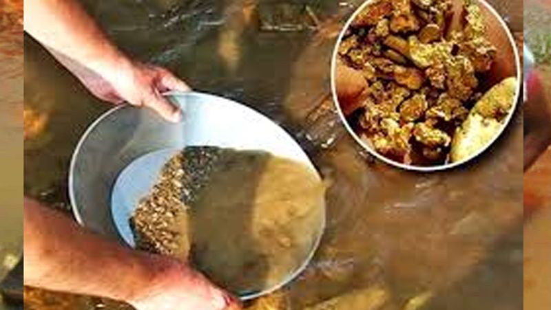 mysterious Subarnarekha River in Jharkhand famous for gold mining in india