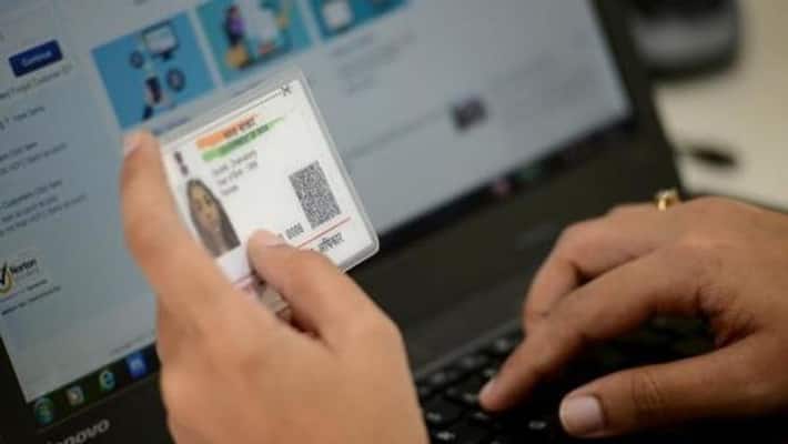 Aadhar not necessary to link with Social Media Aadhar not necessary to link with Social Media
