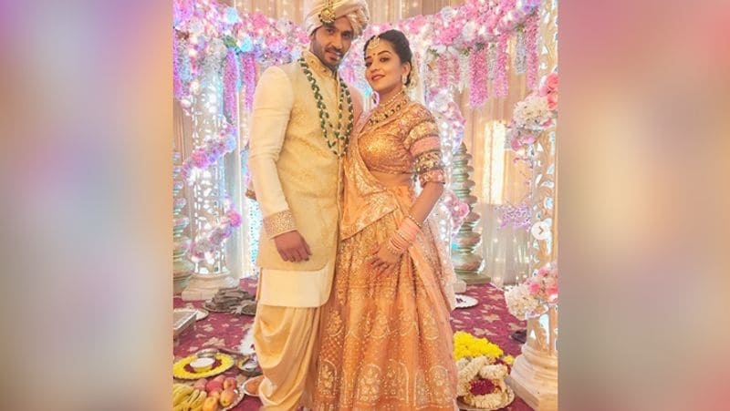 Bhojpuri Actress Monalisa Aka Antra Biswas Birthday know Wedding photo truth Which is viral on social media