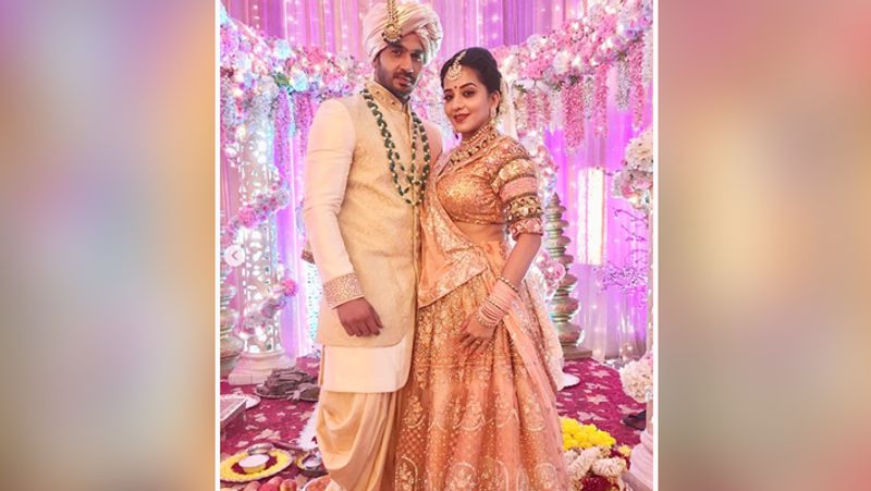 Bhojpuri Actress Monalisa Aka Antra Biswas Birthday know Wedding photo truth Which is viral on social media