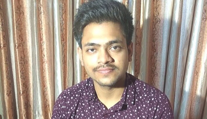 rajasthan jaipur boy 21 year old mayank pratap singh tops rjs exam 2018