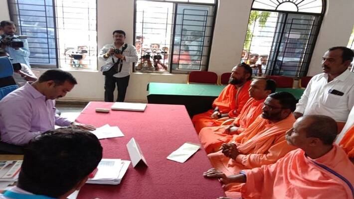 Shivaling Sivacharya Swamiji Withdraw Nomination in Hirekerur ByElection Shivaling Sivacharya Swamiji Withdraw Nomination in Hirekerur ByElection