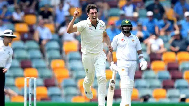 Starc finishing with four wickets..Pakistan 240 allout