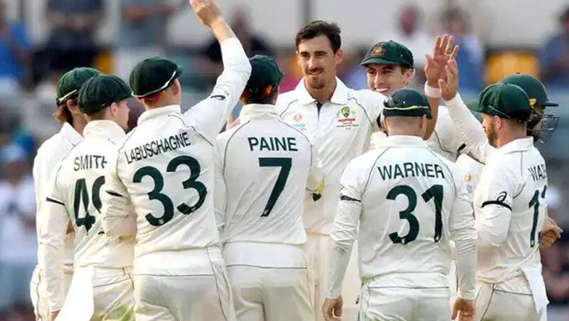 Starc finishing with four wickets..Pakistan 240 allout