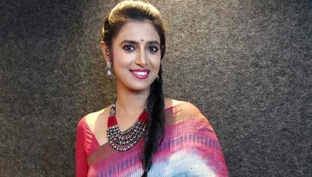 actress kasthuri kidding makkal neethi maiyam party actress kasthuri kidding makkal neethi maiyam party