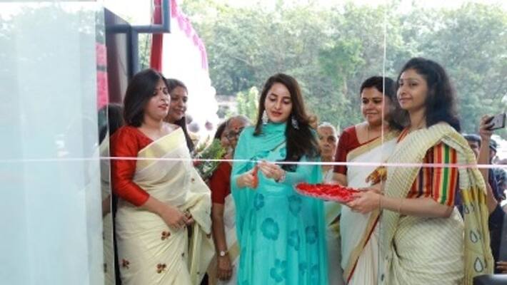 Glam Studios launches first salon in Kerala Glam Studios launches first salon in Kerala