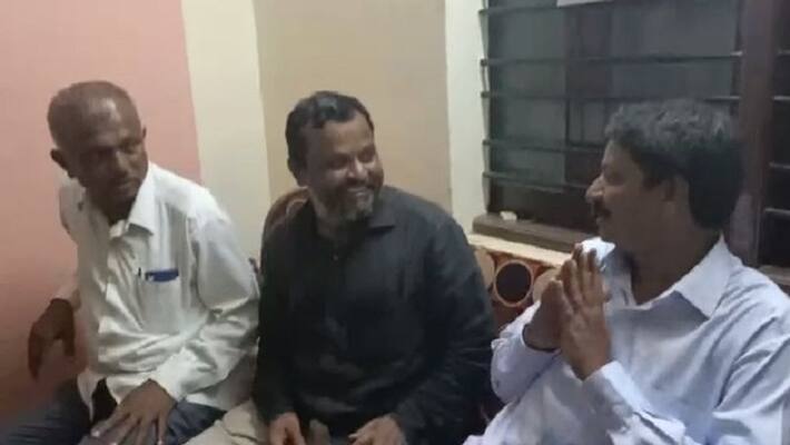 Ramesh Jarakiholi Met with Malegaon Bomb Blast Accused in Gokak Ramesh Jarakiholi Met with Malegaon Bomb Blast Accused in Gokak