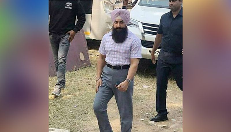 Aamir khan Lal Singh Chaddha Spotted at gurudwara bhatta sahib punjab in kesari colour pagdi
