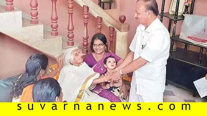 105 year old woman appears for 4th standard exam in Kerala 105 year old woman appears for 4th standard exam in Kerala