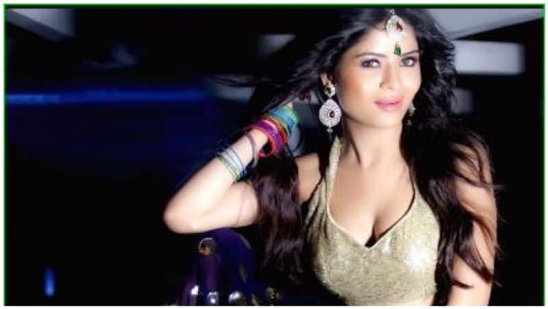 Actress Gehana Vasisth Suffers Cardiac Arrest; Extremely Critical