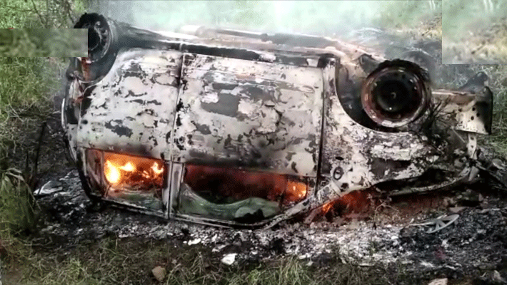 Death of two people at moving car burnt in patna bihar Death of two people at moving car burnt in patna bihar