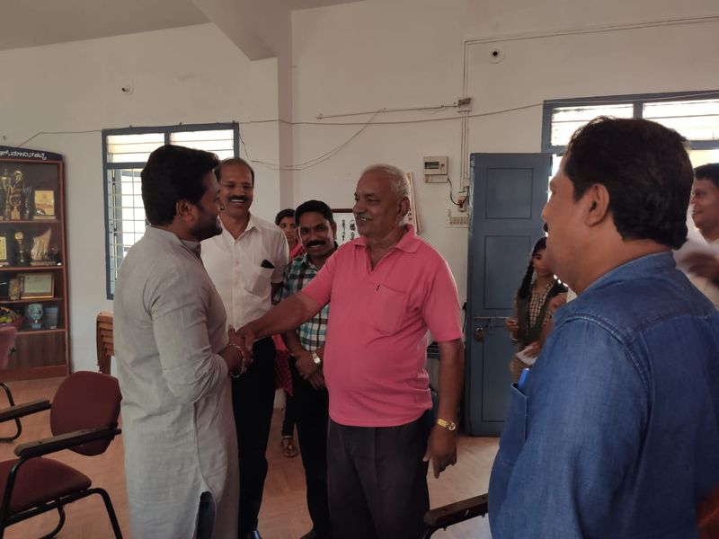 ಹಳೆಯ ನೆನಪು ಮೆಲುಕು ಹಾಕಿ ಮಕ್ಕಳ ಜೊತೆ ಮಕ್ಕಳಾದ ರಿಷಬ್ ಶೆಟ್ಟಿ