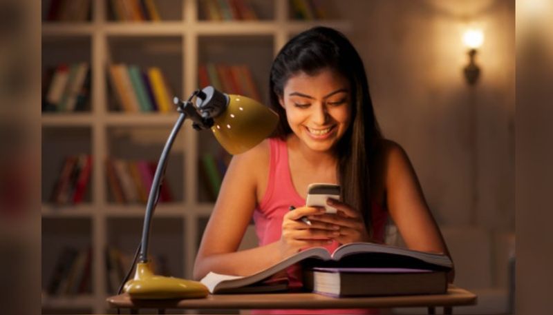 ৫০০, ১০০০, ২০০০ টাকা টপ আপ রিচার্জ করে ওয়ালেটে রেখে দেওয়া যাবে।