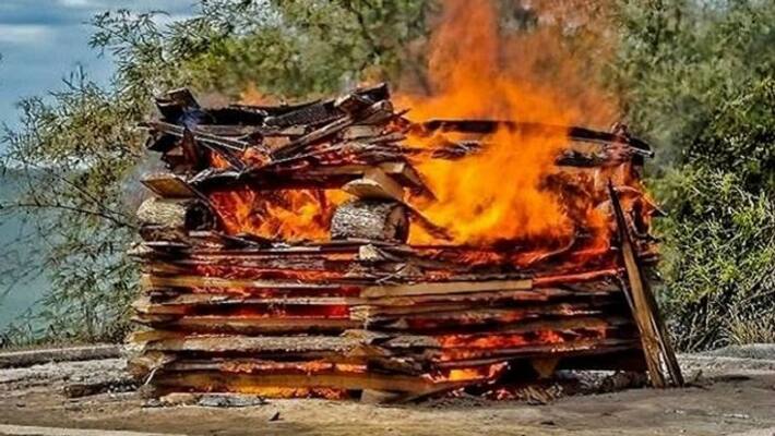 Cremation done near public road in mangalore Cremation done near public road in mangalore