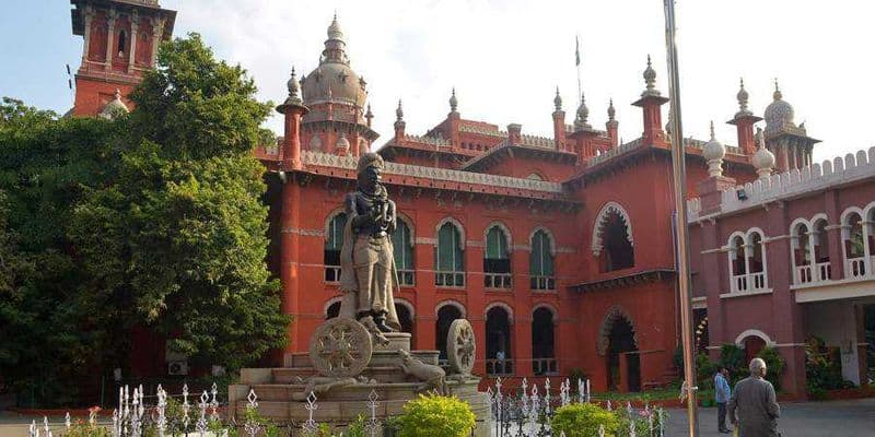 Madras High Court Ordered Tamilnadu police For Darbar Dirctor AR Murugadoss Case
