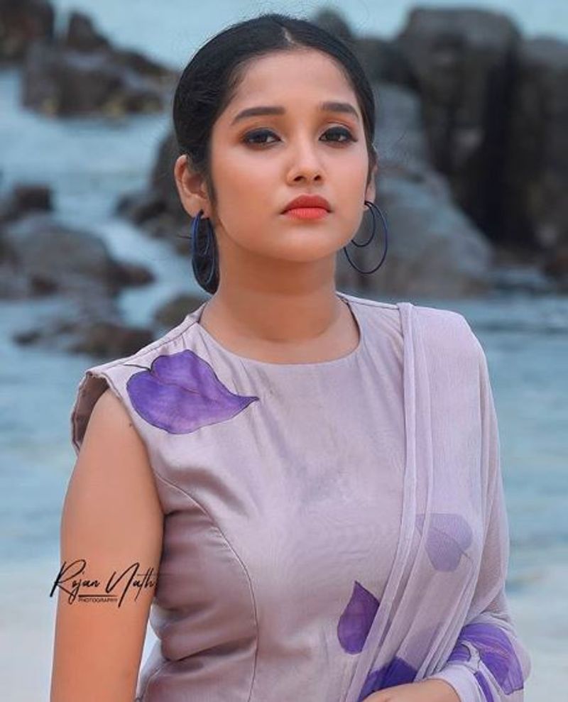 சிம்பிளாக இருந்தாலும் செம்ம கியூட்