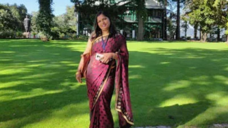 Success story of ias Pushp Lata, clear UPSC without coaching